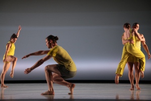 The Liz Gerring Dance company in residency for Horizon. Photo by Miguel Anaya.